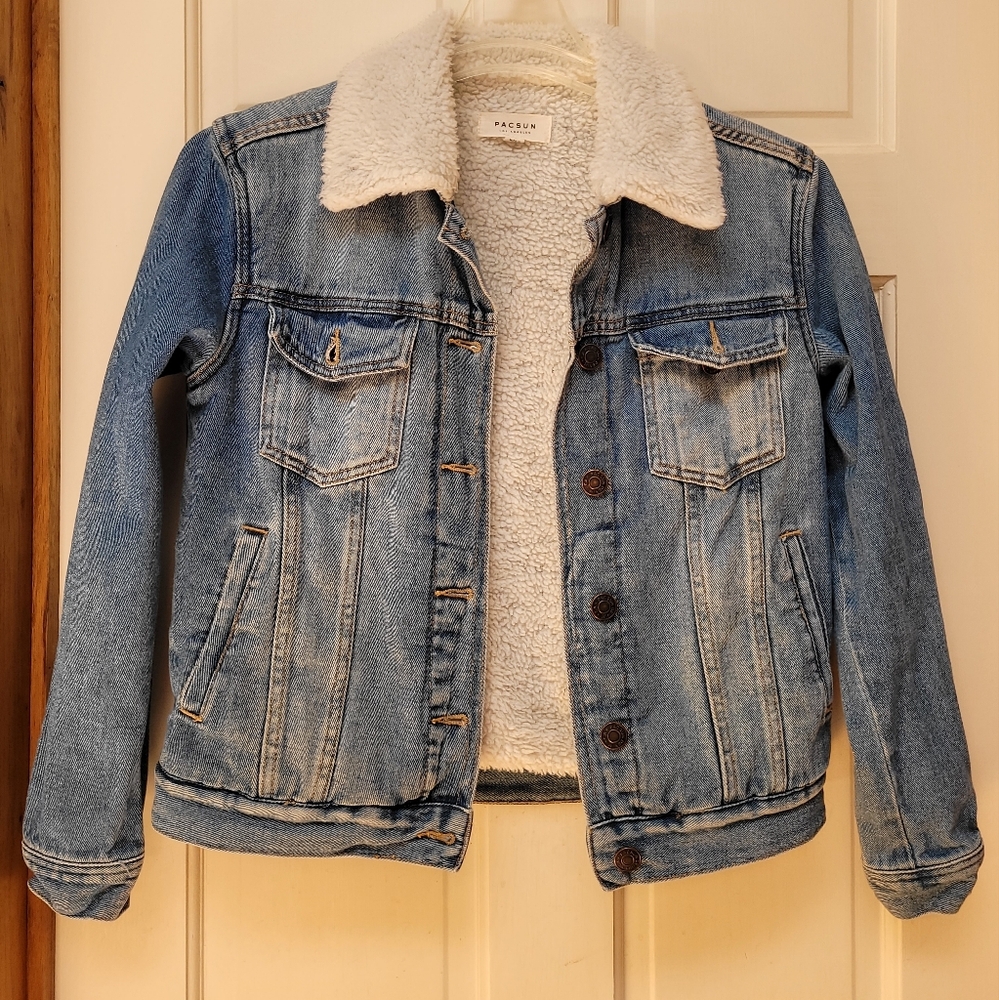 Pacsun denim jacket, fleece lined jean jack, farm coat, warm jacket, cowboy coat
